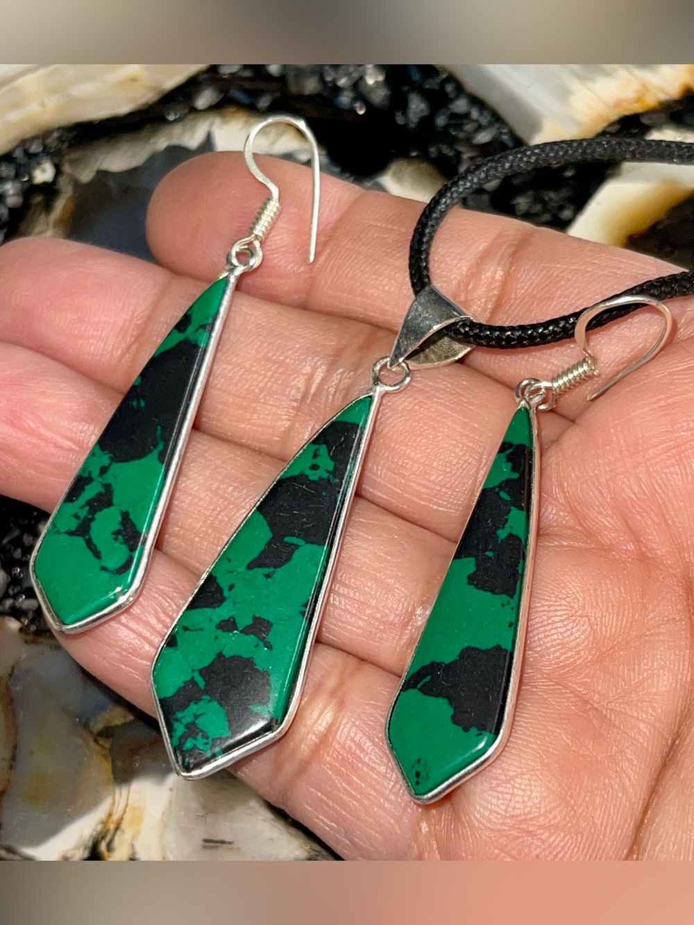 Lightweight, Petite Green Calsilica Pendant & Earrings Set